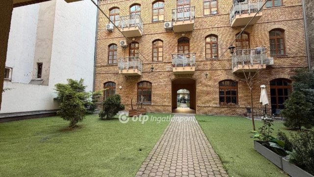 Eladó téglalakás, Budapesten, VI. kerületben 67 M Ft, 1 szobás