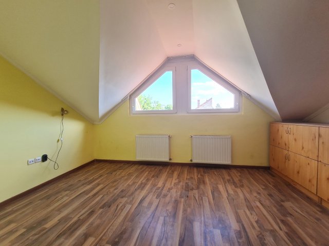 Kiadó sorház, albérlet, Debrecenben 200 E Ft / hó, 2+1 szobás