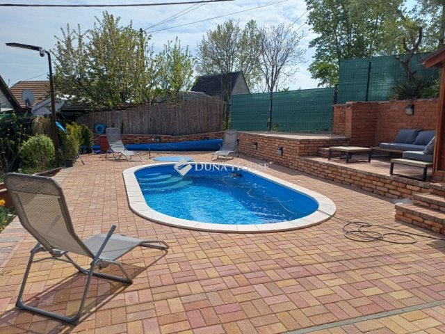 Eladó nyaraló, Szigetszentmiklóson 125 M Ft, 2 szobás