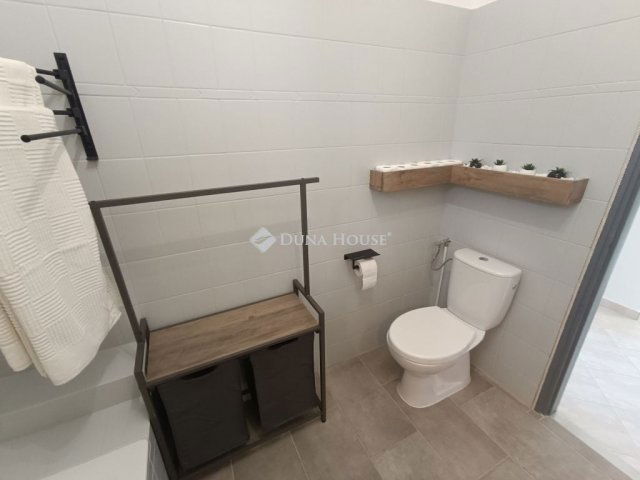 Eladó családi ház, Kecskeméten 89.9 M Ft, 5 szobás