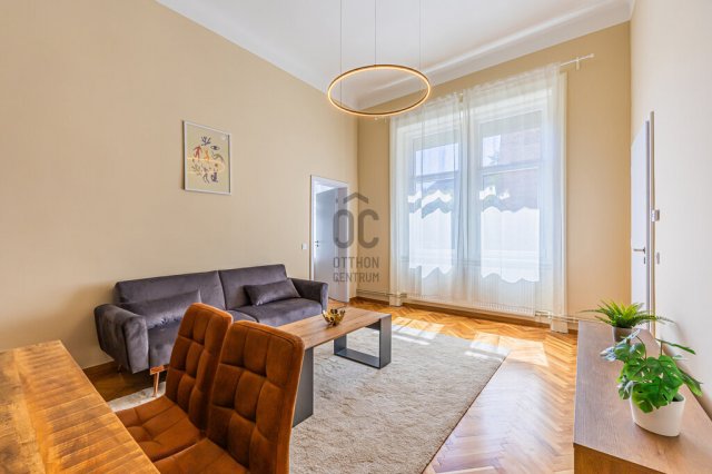 Eladó téglalakás, Budapesten, VI. kerületben 93 M Ft, 2 szobás