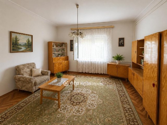 Eladó családi ház, Gönyűn 44.9 M Ft, 2 szobás