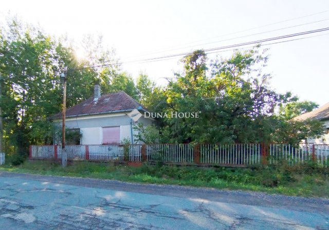Eladó családi ház, Szőcén 8.9 M Ft, 2+1 szobás