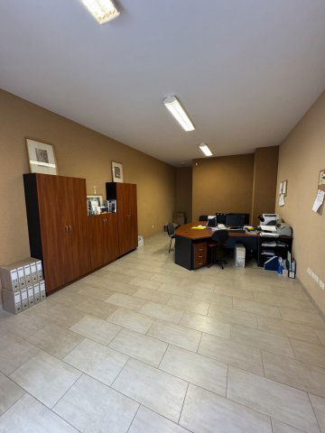 Eladó iroda, Kecskeméten 52 M Ft, 1 szobás / költözzbe.hu