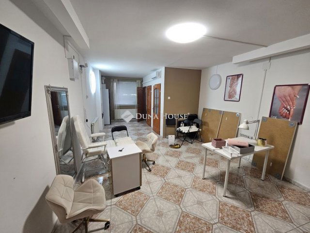 Eladó üzlethelyiség, Szigetszentmiklóson 74.99 M Ft