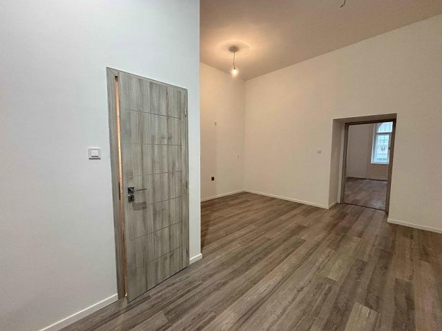 Eladó téglalakás, Budapesten, VI. kerületben, Weiner Leó utcában