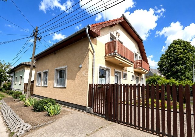 Eladó ikerház, Budapesten, XVIII. kerületben 97.5 M Ft