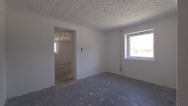 Eladó családi ház, Kiskunlacházán 31.99 M Ft, 2 szobás