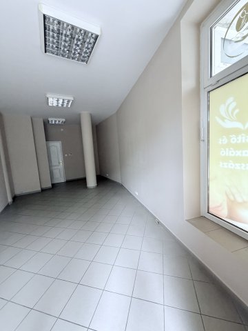 Kiadó üzlethelyiség, Kaposváron, Petőfi utcában 120 E Ft / hó