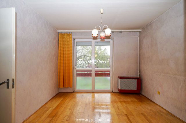 Eladó téglalakás, Nyíregyházán 38.99 M Ft, 2+2 szobás