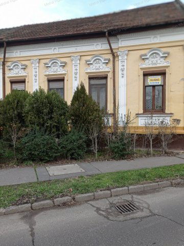 Eladó családi ház, Szolnokon 21.5 M Ft, 2 szobás