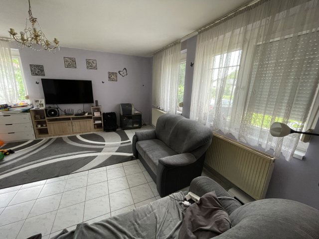 Eladó családi ház, Székesfehérvárott 145 M Ft, 6 szobás