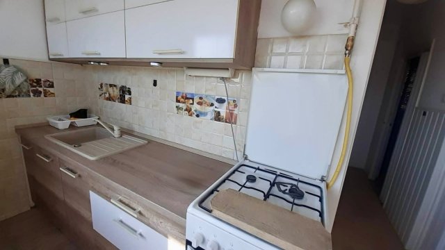 Kiadó panellakás, albérlet, Debrecenben 300 E Ft / hó