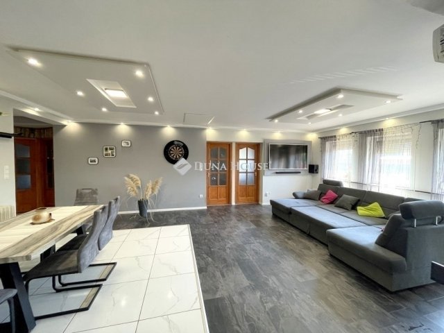 Eladó családi ház, Kecskeméten 119 M Ft, 6 szobás