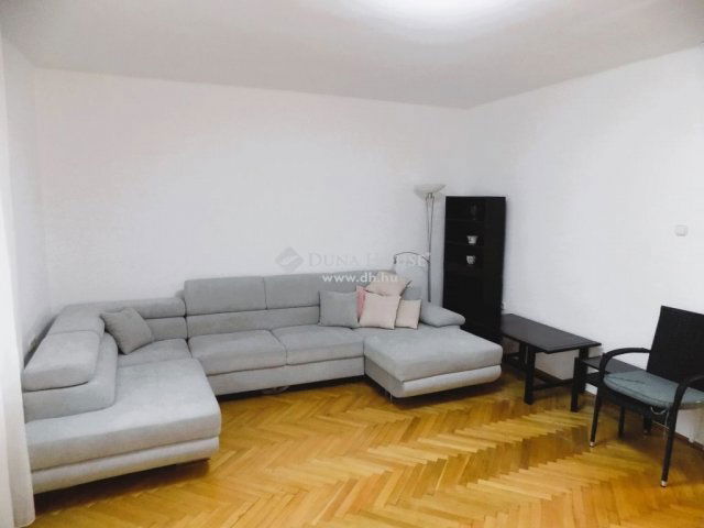 Eladó téglalakás, Debrecenben 85 M Ft, 3 szobás