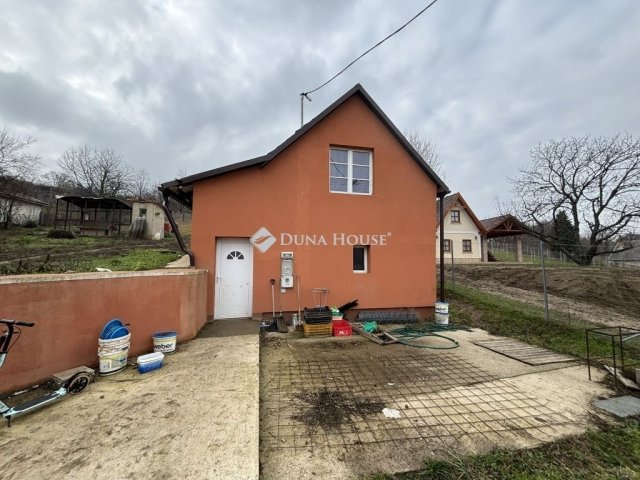Eladó családi ház, Bajon 38.4 M Ft, 2 szobás