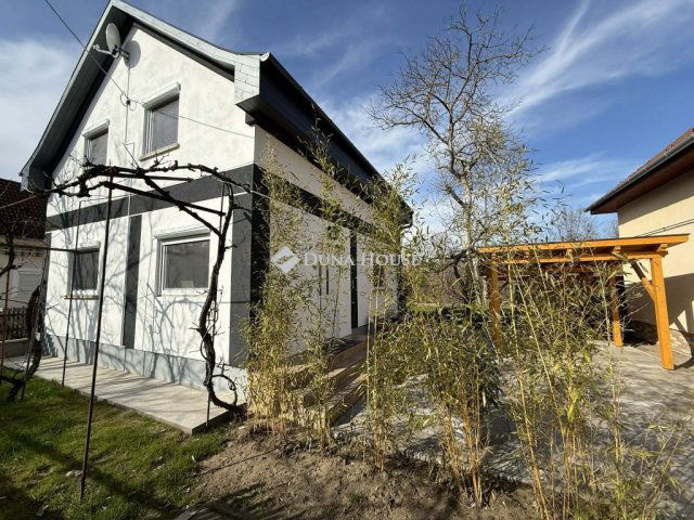 Eladó nyaraló, Kiskunmajsán 59.9 M Ft, 3 szobás