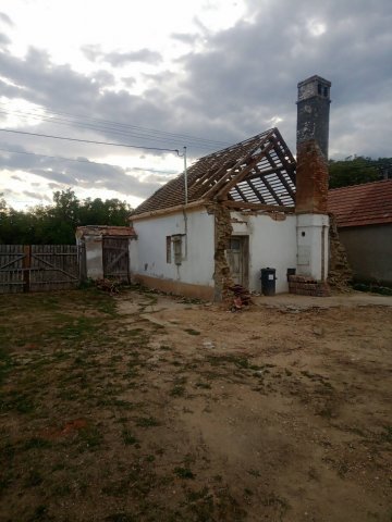 Eladó családi ház, Keléden 4.3 M Ft, 2 szobás