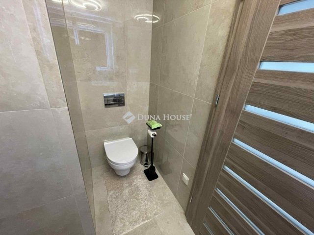 Eladó téglalakás, Szegeden 204.2 M Ft, 3 szobás