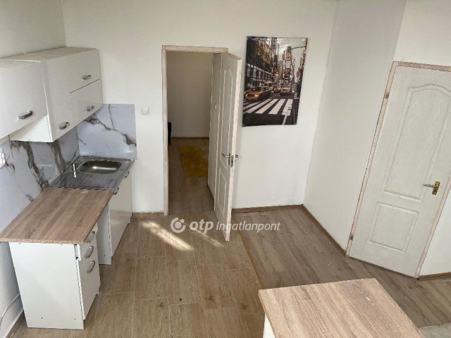 Eladó téglalakás, Budapesten, VIII. kerületben 26.9 M Ft