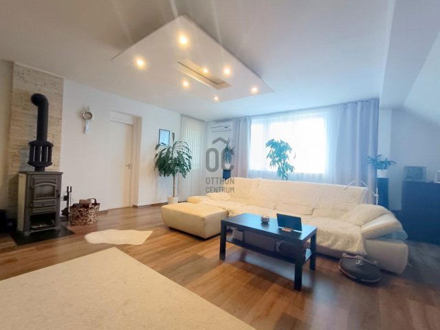 Eladó családi ház, Csömörön 190 M Ft, 8 szobás