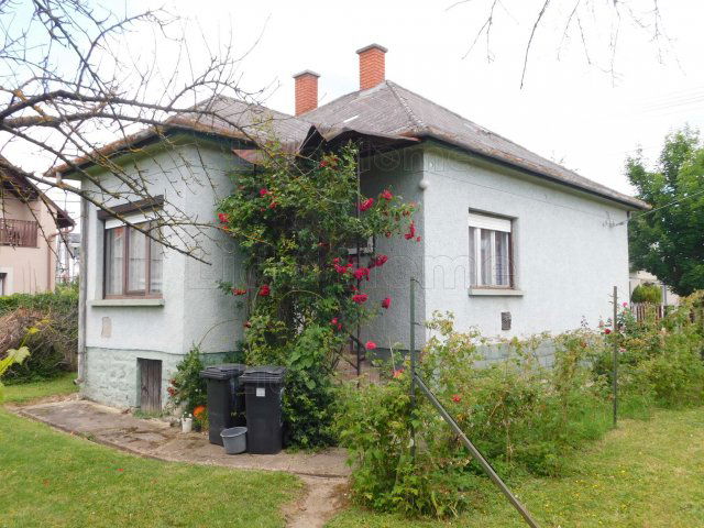 Eladó családi ház, Keszthelyen 68 M Ft, 2+1 szobás