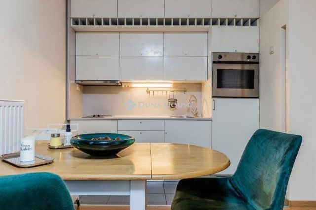 Eladó téglalakás, Budapesten, VII. kerületben 59.9 M Ft