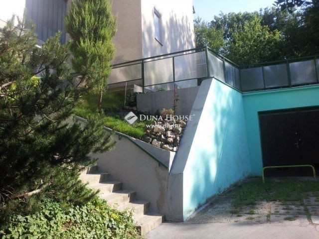 Eladó téglalakás, Budapesten, XII. kerületben 93 M Ft, 2 szobás