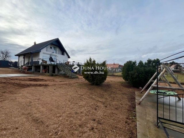 Eladó családi ház, Pákozdon 79.9 M Ft, 3 szobás