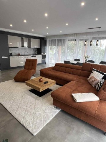 Eladó családi ház, Pécsett 229 M Ft, 4 szobás