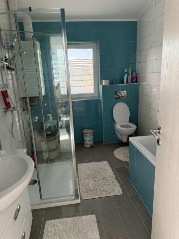 Eladó családi ház, Siófokon, Ringló utcában 125 M Ft, 5 szobás
