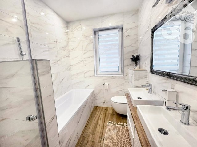 Eladó családi ház, Kecskeméten 119.9 M Ft, 4 szobás