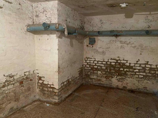 Eladó ipari ingatlan, Szolnokon 10 M Ft, 12 szobás