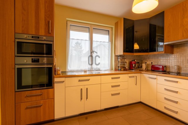 Eladó családi ház, Úrhidán 109 M Ft, 5 szobás