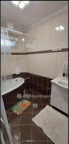 Eladó családi ház, Vonyarcvashegyen 149.9 M Ft, 7 szobás