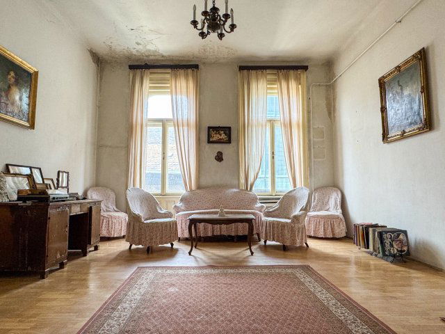 Eladó téglalakás, Budapesten, VI. kerületben, Paulay Ede utcában