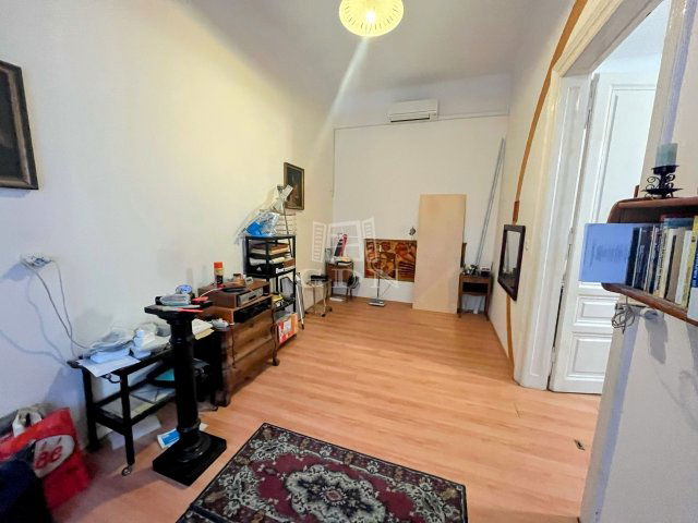 Eladó téglalakás, Budapesten, VIII. kerületben, József körúton