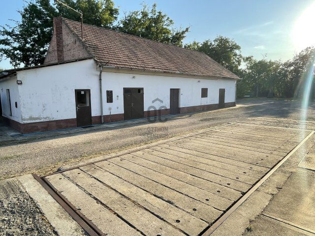 Eladó ipari ingatlan, Kőröstetétlenen 42.5 M Ft