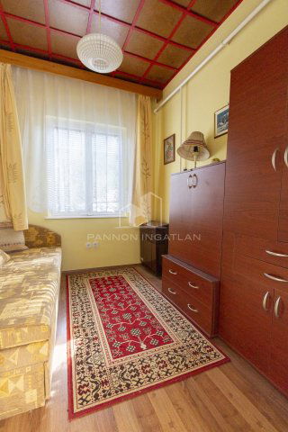 Eladó családi ház, Balatonkenesén 84 M Ft, 5 szobás
