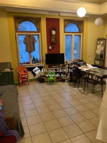 Eladó téglalakás, Budapesten, VIII. kerületben 90 M Ft, 4 szobás