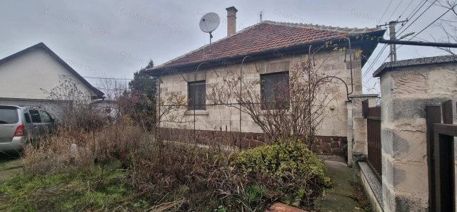 Eladó családi ház, Cegléden 69.9 M Ft, 3 szobás