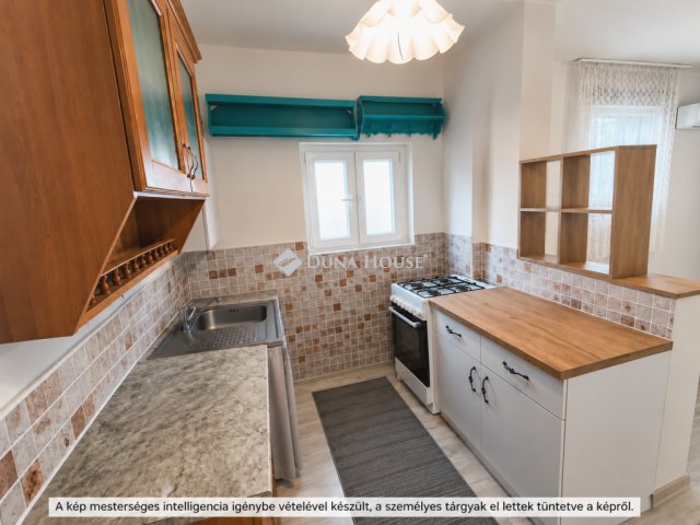 Eladó családi ház, Kiskunfélegyházán 37.4 M Ft, 2 szobás