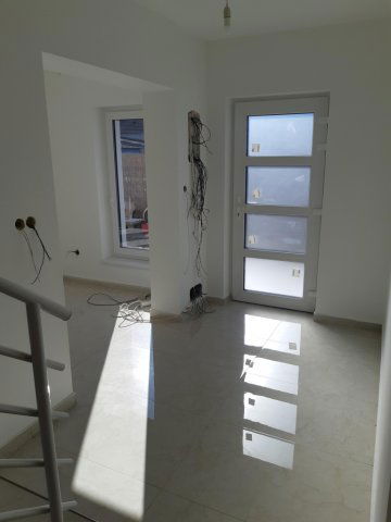 Eladó ikerház, Velencén 95 M Ft, 5 szobás / költözzbe.hu