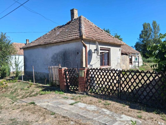 Eladó családi ház, Zalacsányon 31 M Ft, 4+1 szobás