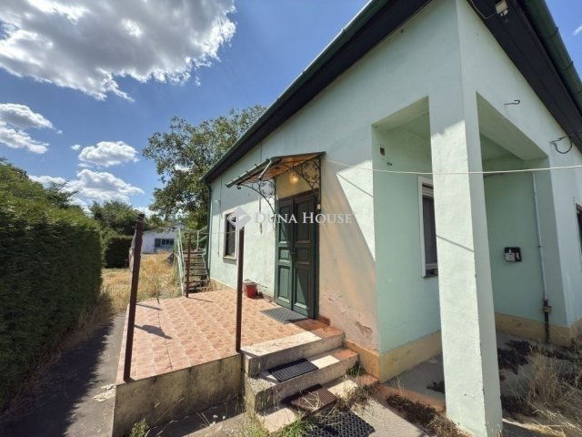 Eladó családi ház, Budapesten, XVI. kerületben 109.9 M Ft