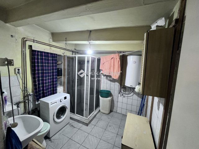 Eladó családi ház, Dunavecsén 20 M Ft, 1 szobás