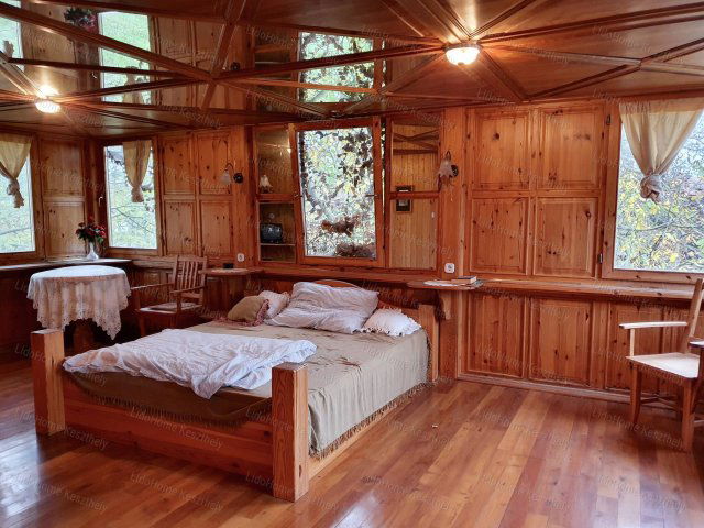 Eladó üzlethelyiség, Kéthelyen 170 M Ft, 4 szobás