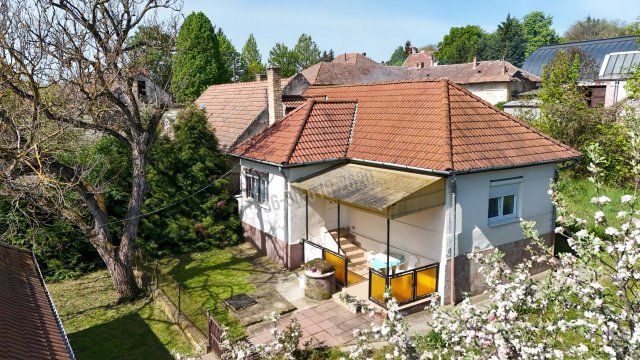 Eladó családi ház, Nézsán 33 M Ft, 3 szobás