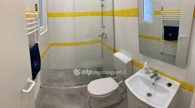 Eladó téglalakás, Budapesten, VII. kerületben 132 M Ft, 3 szobás