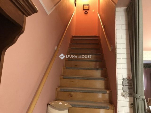 Eladó sorház, Lovasberényben 78 M Ft, 4+1 szobás